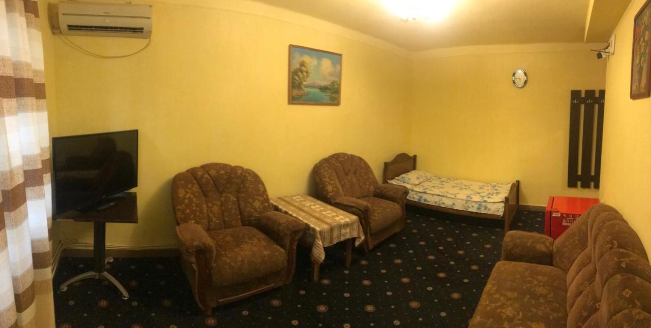Best Hostel Republic Square Γιερεβάν Εξωτερικό φωτογραφία
