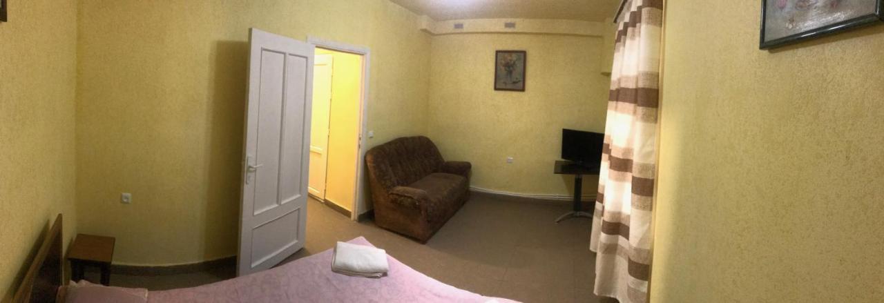 Best Hostel Republic Square Γιερεβάν Εξωτερικό φωτογραφία